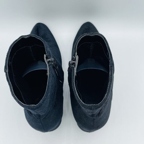 Unisa Shoes Womens Size 8 M Black Embossed Heels Ankle Booties Zip Velvet - Picture 8 of 12